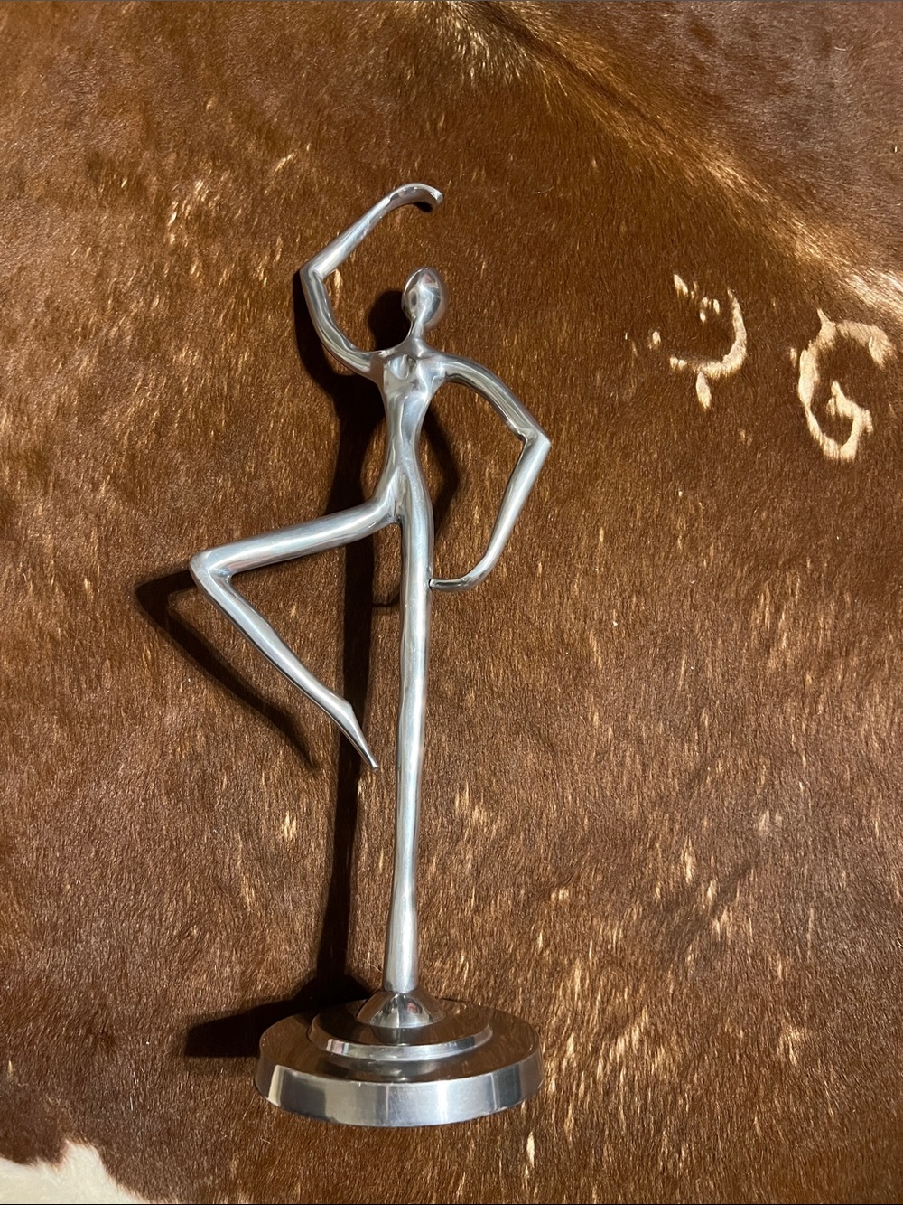 Decorative Metal Dancer Piece
- Modern Home Decor